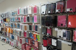 Мережа з продажу гаджетів вирішила брати плату за вхід в магазин