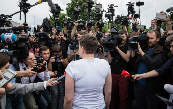 Надія Савченко дає прес-конференцію 