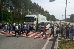 Представники гранітного бізнесу перекрили трасу Київ-Чоп