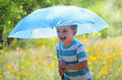 Субота буде теплою з невеликими дощами