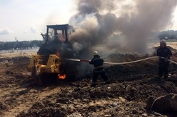 На вулиці Електриків палав бульдозер