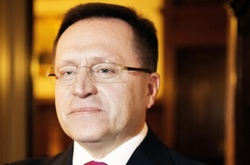 Російський дипломат назвав ще одну європейську країну, яку в Кремлі вважають ворогом