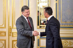 Порошенко призначив екс-генсека НАТО Расмуссена своїм радником 