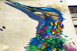 На проспекті Бажана з'явився яскравий «пташиний» мурал