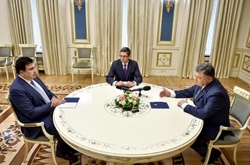 Порошенко доручив Саакашвілі особисто проконтролювати будівництво дороги «Одеса-Рені»