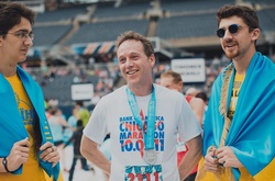 Українці пробігли 16 кілометрів центром Чикаго, аби допомогти воїнам