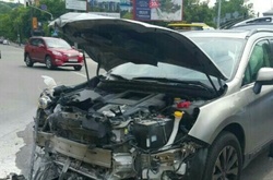 У центрі столиці легковик протаранив автомобіль з трьома дітьми в салоні