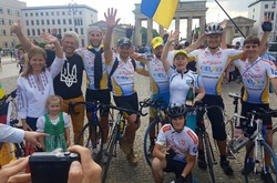 Стоденний велопробіг українців Європою подолав перший десяток міст