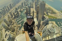 Руфер Мустанг підкорив чергову висоту: баштовий кран в Дубаї