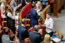 Савченко поділилась враженнями про перший робочий день у Раді: «нагадує базар»