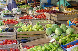 Стали відомі адреси, де на цьому тижні можна запастися свіжими продуктами