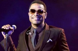 Maxwell выпустил чувственный видеоклип на новый сингл «Lake by the Ocean»