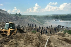 На Львівщині рятувальники відновили пошуки останнього зниклого під завалами