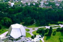 Як незаконні забудови знищують Ботанічний сад Києва