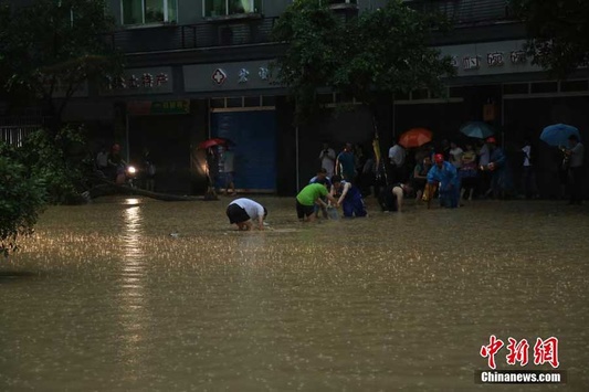 У Китаї через зливи постраждали 380 тисяч людей