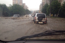 В Одесі через сильні зливи стався потоп 