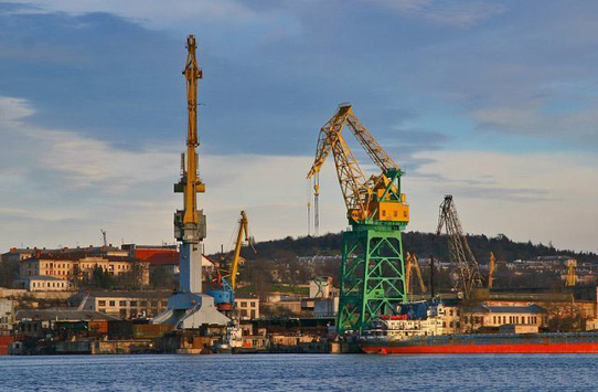 На заводі Порошенка в окупованому Криму побудують комплекс для Керченського мосту