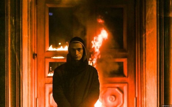 У Росії підпалені художником Павленським двері ФСБ оцінили у понад $7 тисяч