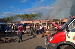 На Троєщині горів овочевий ринок (ФОТО)