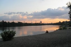 У Гідропарку 16-річна дівчина стрибнула з моста