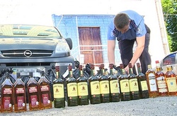 На Вінниччині поліція затримала контрабандний вантаж елітного алкоголю