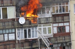 Рятувальник гасили балкон Микитенка