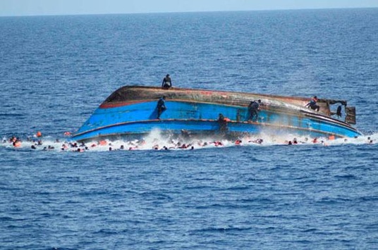 Біля берегів Греції затонуло судно: понад 300 мігрантів зникли безвісти