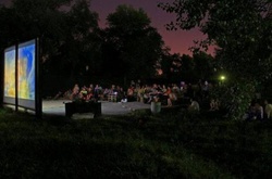 На Оболоні з'явився кінотеатр під відкритим небом