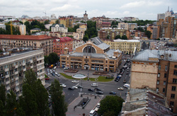 Бесарабку очистять від машин