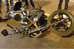 На Хрещатику легковик збив адвоката на мотоциклі (ФОТО)