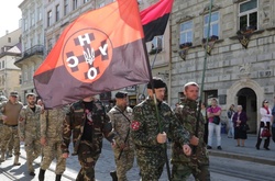 Сльозогінний газ у Львівській міськраді застосували представники УНА-УНСО