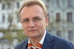 Активісти Львова поскаржилися Порошенку на «маленького феодала» Садового