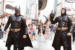 Фотограф из Нью-Йорка показал, кто прячется за масками веселых супергероев на Таймс-сквер