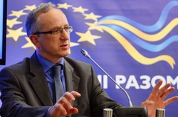 Представник ЄС в Україні натякнув, що «закон під Луценка» ще повернеться бумерангом нинішнім керманичам