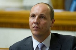 Парубій готовий ініціювати новий законопроект про люстрацію у разі скасування КСУ чинного