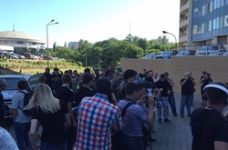 В Одесі активісти заблокували консульство РФ через святкування Дня Росії