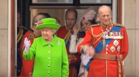 День народження Королеви: Її Величність прийняла парад Кінної гвардії і поспостерігала за польотом британських ВПС