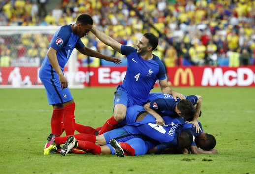 Збірна Франції вирвала перемогу у Румунії в матчі-відкритті Євро-2016 