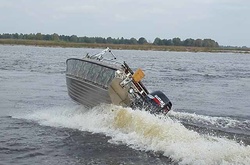 У Києві потонув чоловік, шукаючи поламаний катер