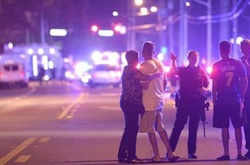 Стрілянина в гей-клубі у Орландо: кількість загиблих сягнула 50 осіб 