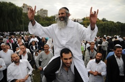 В Умані паломники побили місцевого жителя та оператора одного з телеканалів