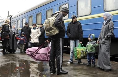 Близько 100 тисяч кримчан змушені були виїхати з півострова - британські ЗМІ