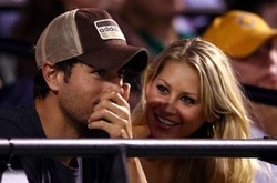 Энрике Иглесиас и Курникова впервые опубликовали совместное селфи