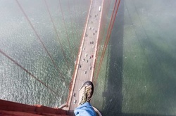 На вершине мира: необычные фотографии с высоты моста «Золотые Ворота»