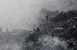 Рятувальники досі шукають зниклу людину на сміттєзвалищі біля Львова 