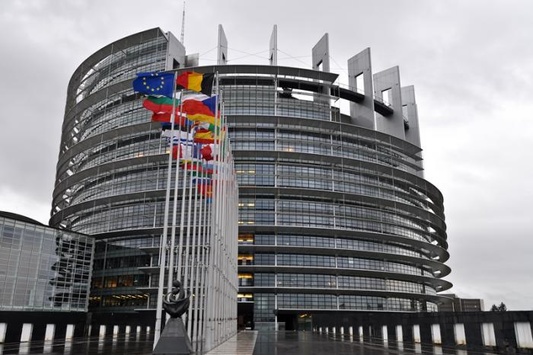 У Європарламенті вимагають прискорити надання Україні безвізового режиму