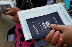 У Гройсмана заявили, що соцвиплати переселенцям повністю розблоковані