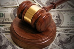 Екс-суддя задекларувала 2,57 млн грн на рахунках у банках: це «щорічні подарунки від мами на день народження»