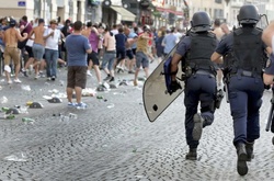 Євро-2016. У Франції в сутичках фанів із поліцією поранено 50 осіб