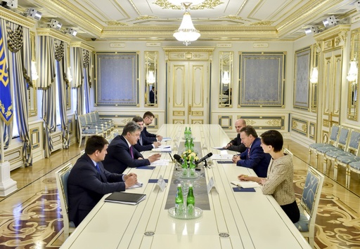 Порошенко обговорив з президентом ПА ОБСЄ направлення на Донбас поліцейської місії